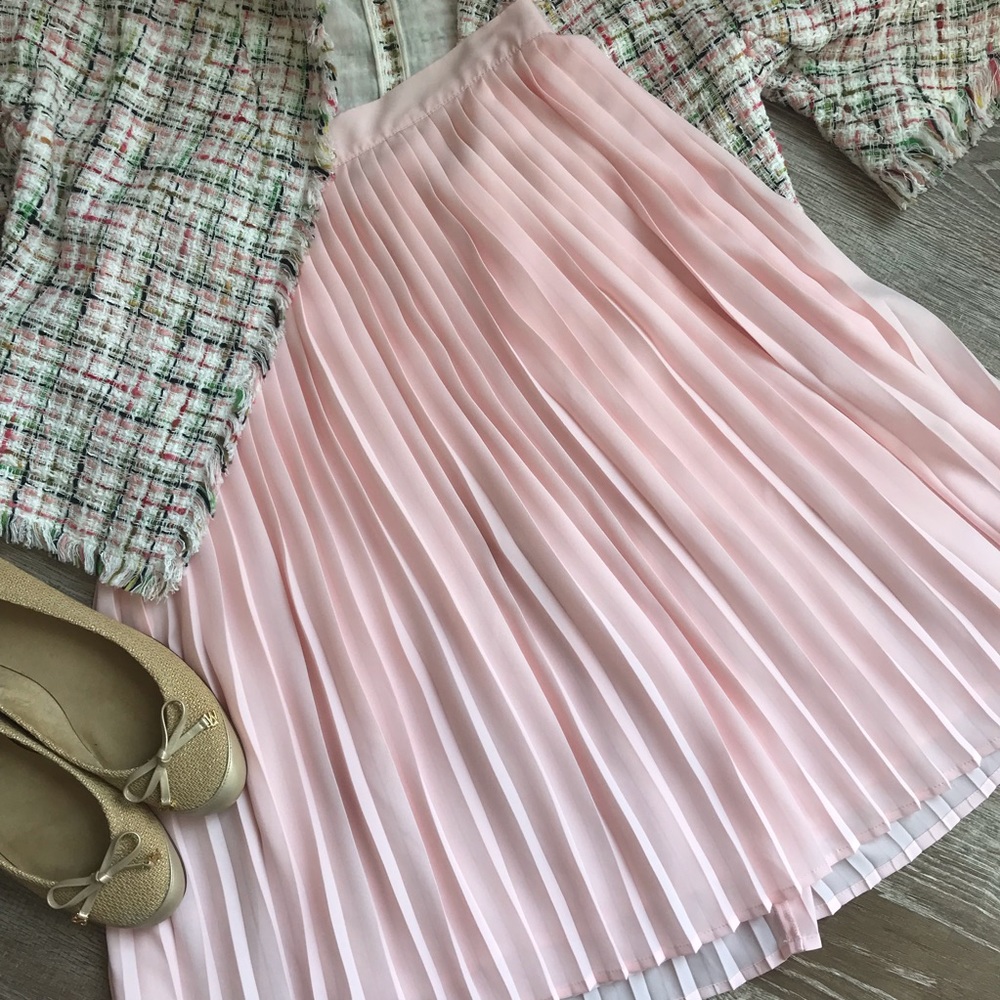 the letter pink pleated skirt